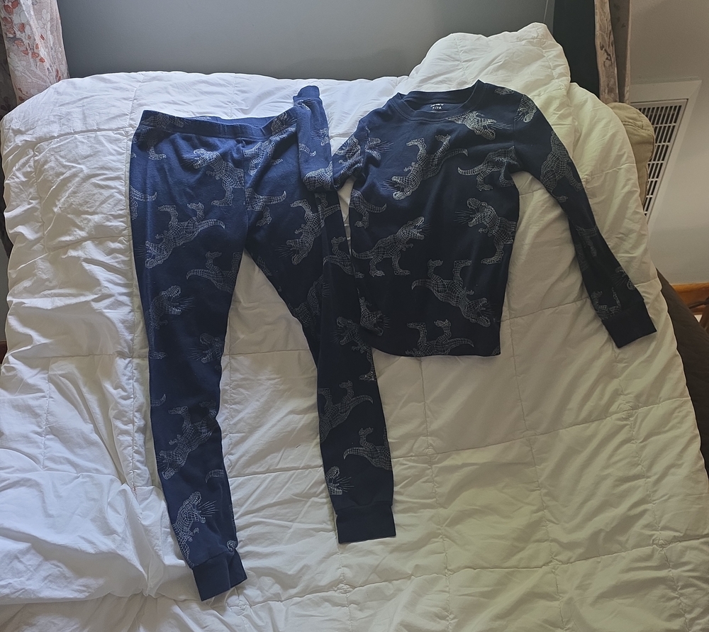 Boys Size 7 Carters Pjs